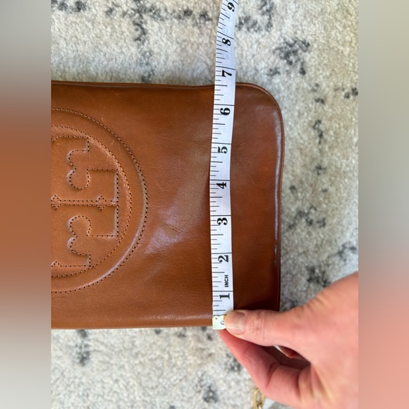 TORY BURCH Reva Flap Purse. Doubles as both shoulder as well as clutch. - Picture 9 of 10